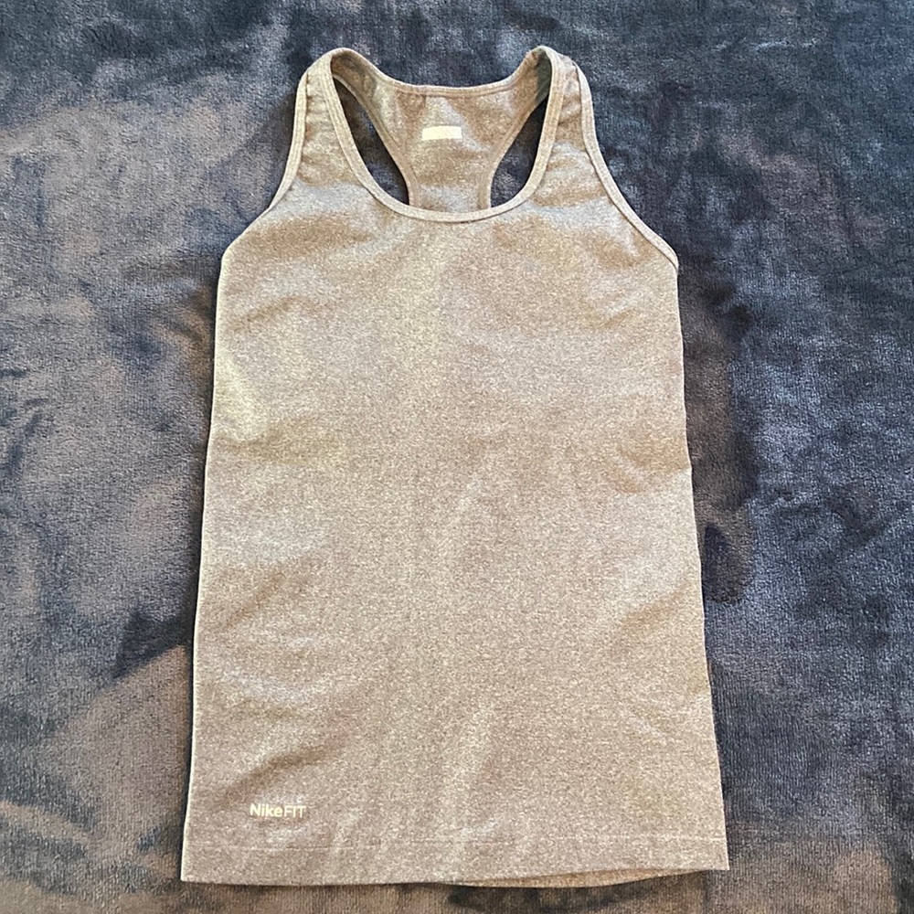 NikeFIT Women’s XS workout tank with built-in shelf bra.